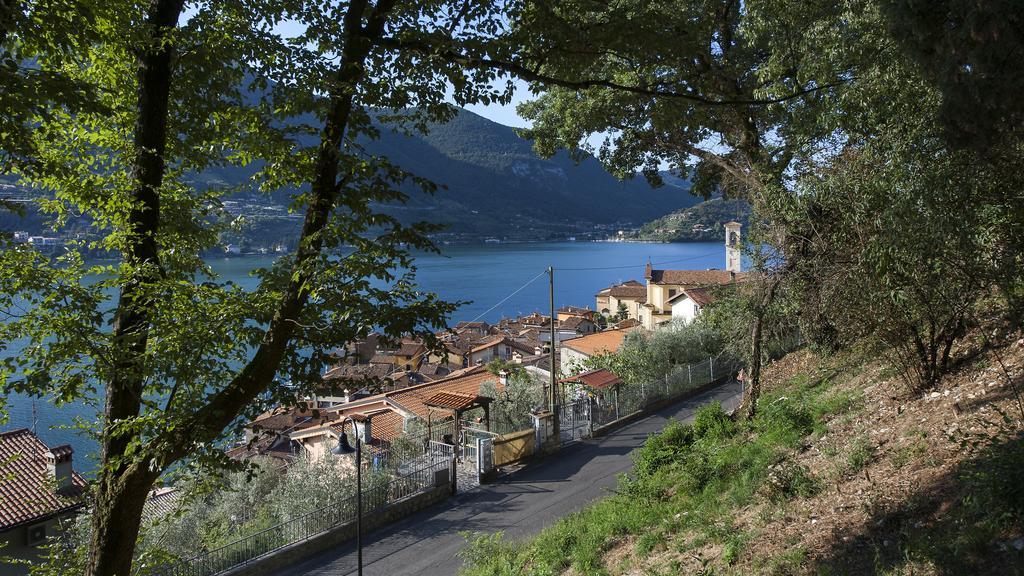 L'Isola Dei Sapori Lägenhet Monte Isola Rum bild
