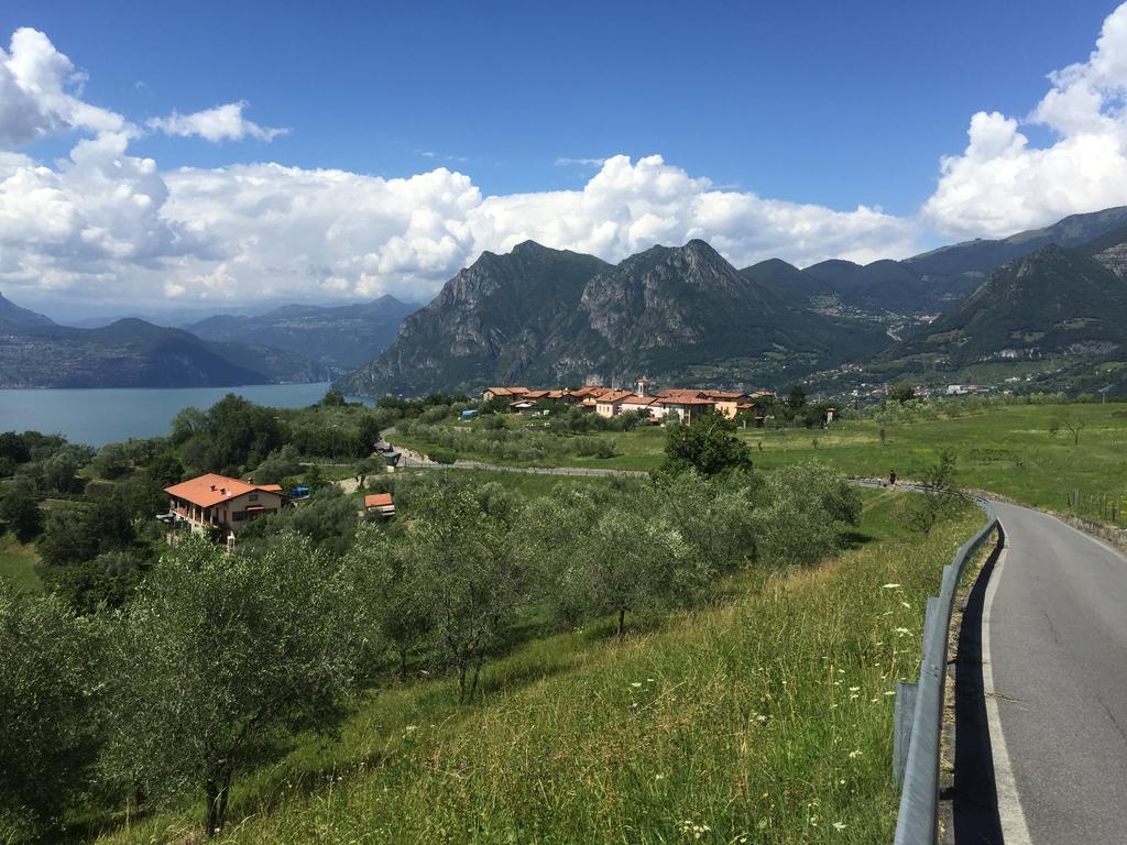 L'Isola Dei Sapori Lägenhet Monte Isola Exteriör bild